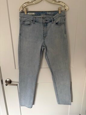 Gap 1969 "Real Straight" Light Wash Jeans • Size 30